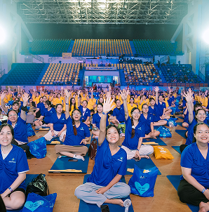 500 mẹ bầu đồng diễn Yoga – kỷ lục đầu tiên trên hành trình Festival